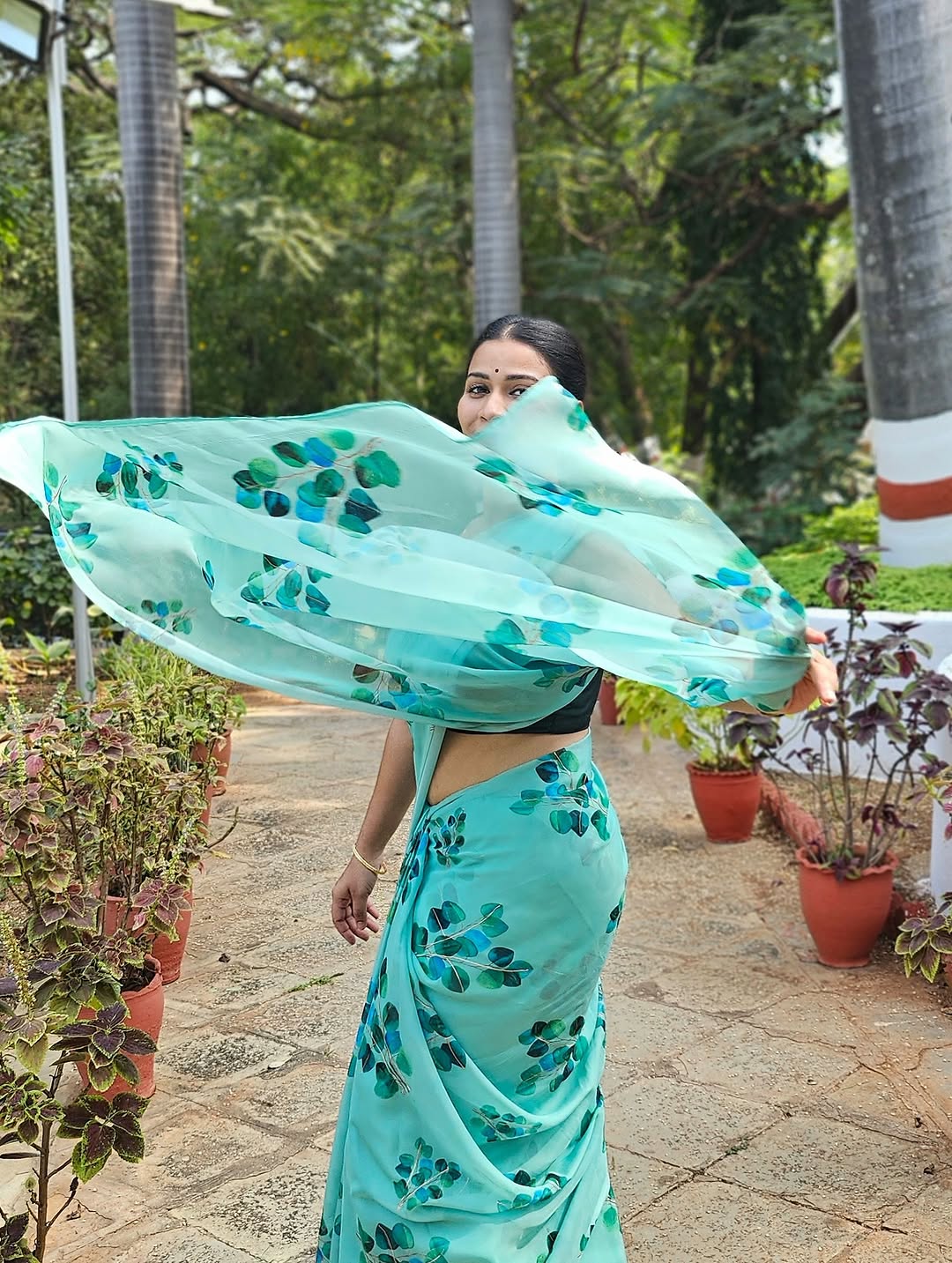 Actress Inaya sultana Photo Gallery