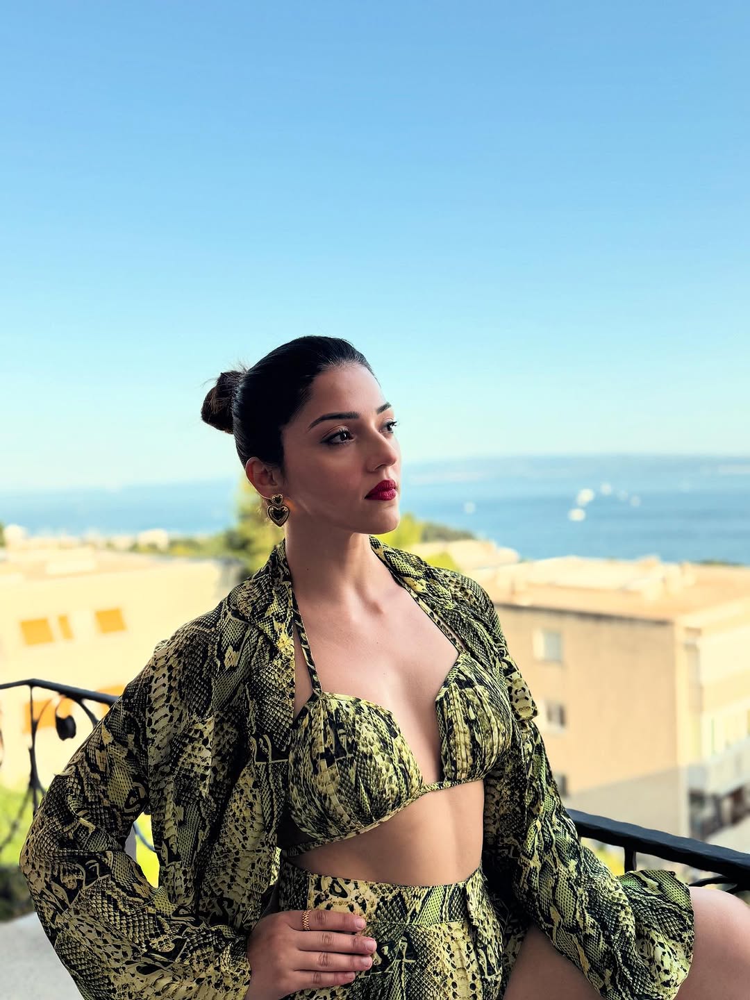 Actress Mehreen pirzada Photo Gallery