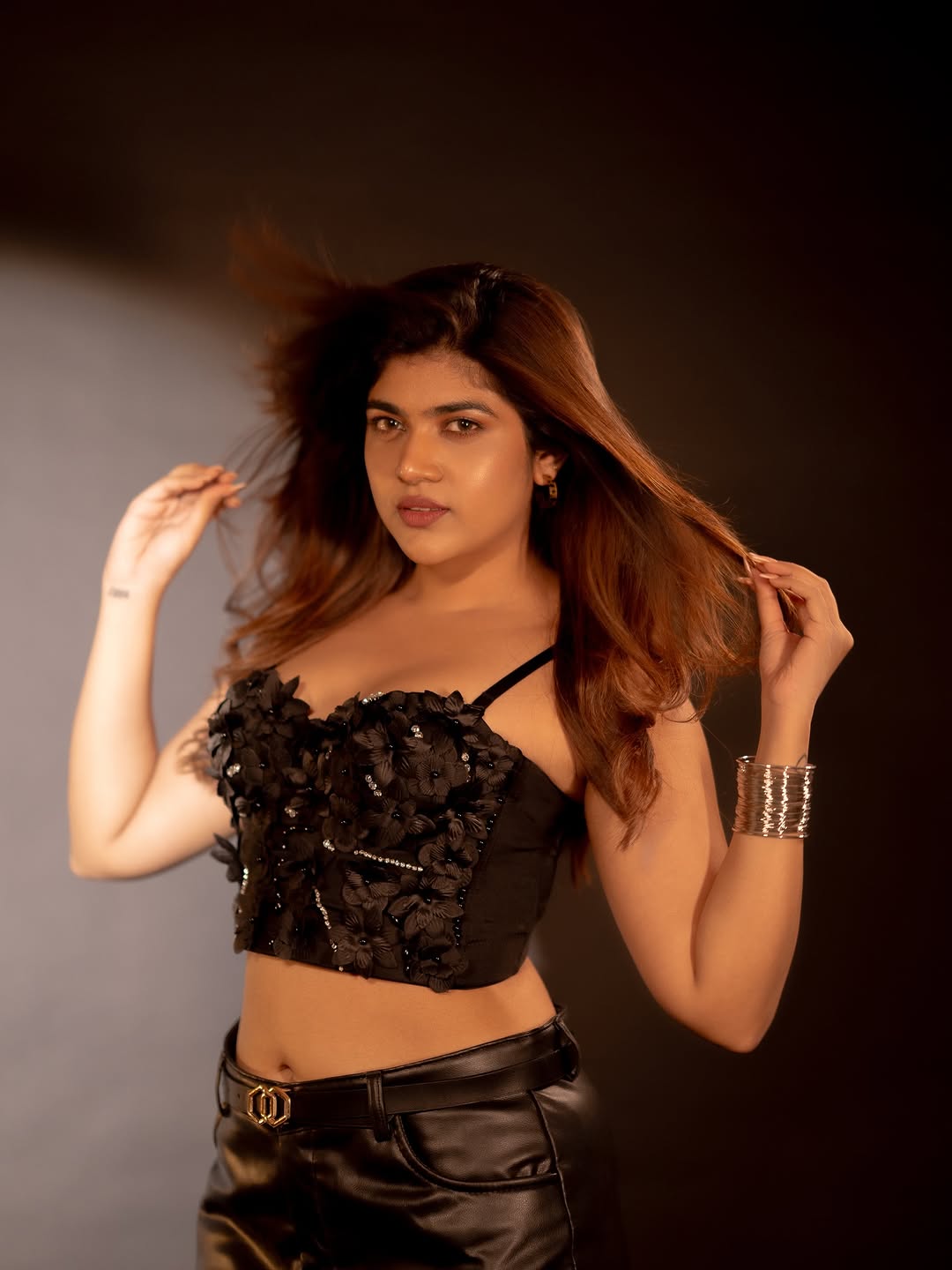 Actress Rithu Chowdary Photo Gallery