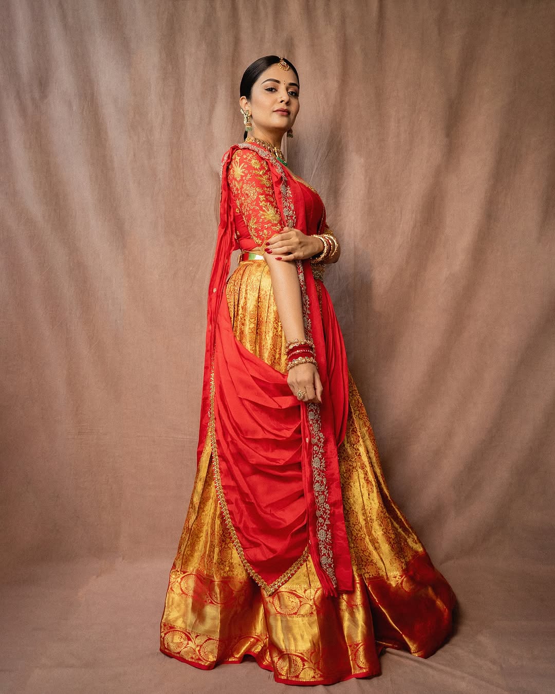 Actress Sree Mukhi Photo Gallery