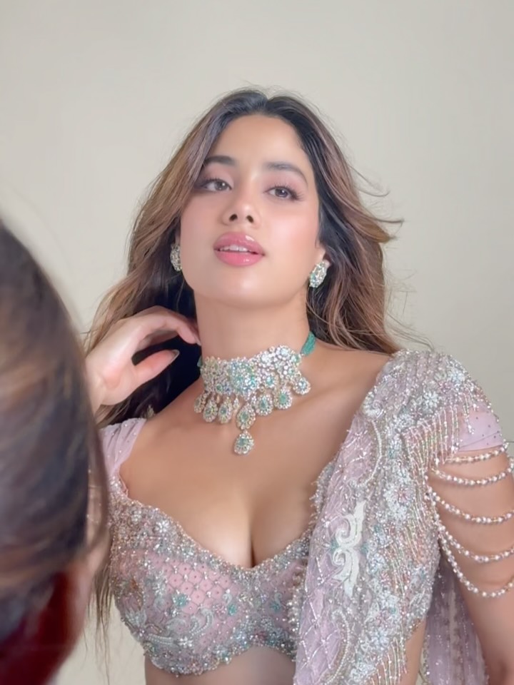 Actress Janhvi Kapoor Photo Gallery