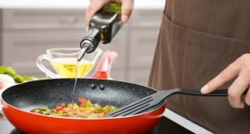Cooking Oil: ఎలాంటి  వంట నూనె వాడితే.. గుండె జబ్బులు రాకుండా ఉంటాయ్ !