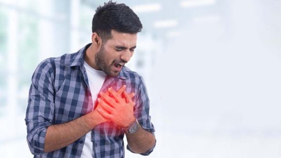 Heart Attack: యువత చేసే ఈ తప్పులే.. హార్ట్ ఎటాక్స్‌కు కారణం అవుతున్నాయట !