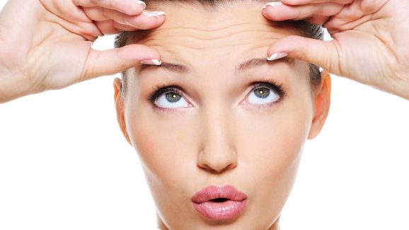 Wrinkles: చిన్న వయస్సులోనే ముడతలా ? Wrinkles: చిన్న వయస్సులోనే ముడతలా ?
