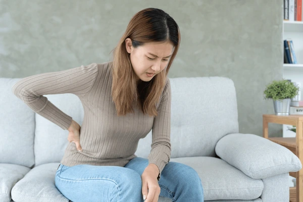 Back Pain Causes: మహిళల్లో నడుము నొప్పికి కారణాలేంటో తెలుసా ?