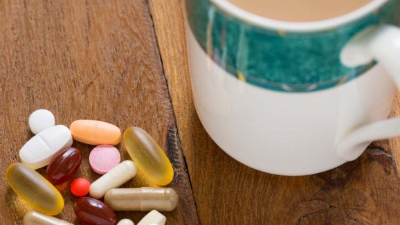 Medicines: టీ తాగిన వెంటనే మందులు వేసుకుంటున్నారా ? జాగ్రత్త ! Medicines: టీ తాగిన వెంటనే మందులు వేసుకుంటున్నారా ? జాగ్రత్త !