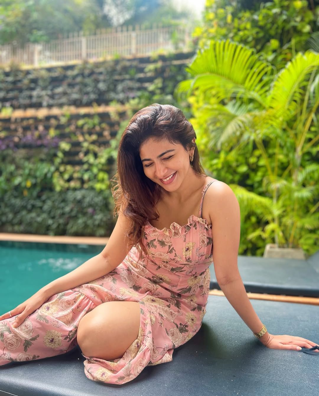 Ishwarya Menon: క్యూట్ స్మైల్ తో ఆకట్టుకుంటున్న ఐశ్వర్య.. అభిమానులు ఫిదా!