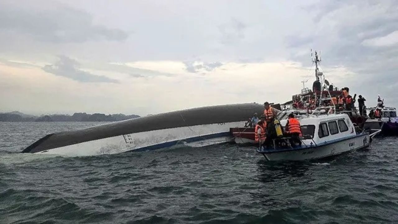 Boat accident: దారుణం.. పడవ బోల్తాపడి 28 మంది స్పాట్‌లో మృతి
