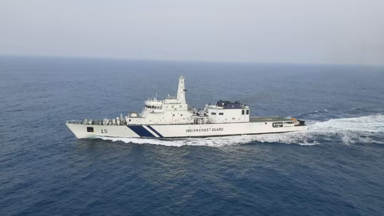 Coast Guard Jobs: కోస్ట్‌గార్డులో ఉద్యోగాలు.. లక్షకు పైగా వేతనం.. ఇంకా 3 రోజులే సమయం