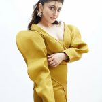 Pranitha Subhash: చూపులతోనే చంపేస్తున్న అందాల రాక్షసి.. ఇద్దరు పిల్లల తల్లైనా తగ్గని అందం!