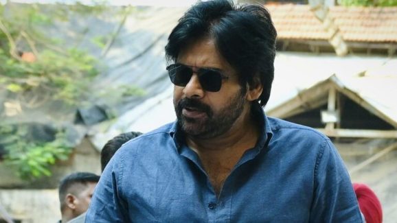 Pawan Kalyan: పవన్ కళ్యాణ్ ఫేవరెట్ హీరోయిన్ ఎవరో తెలుసా.. ఆమెతో నటించాలనుందంటూ!