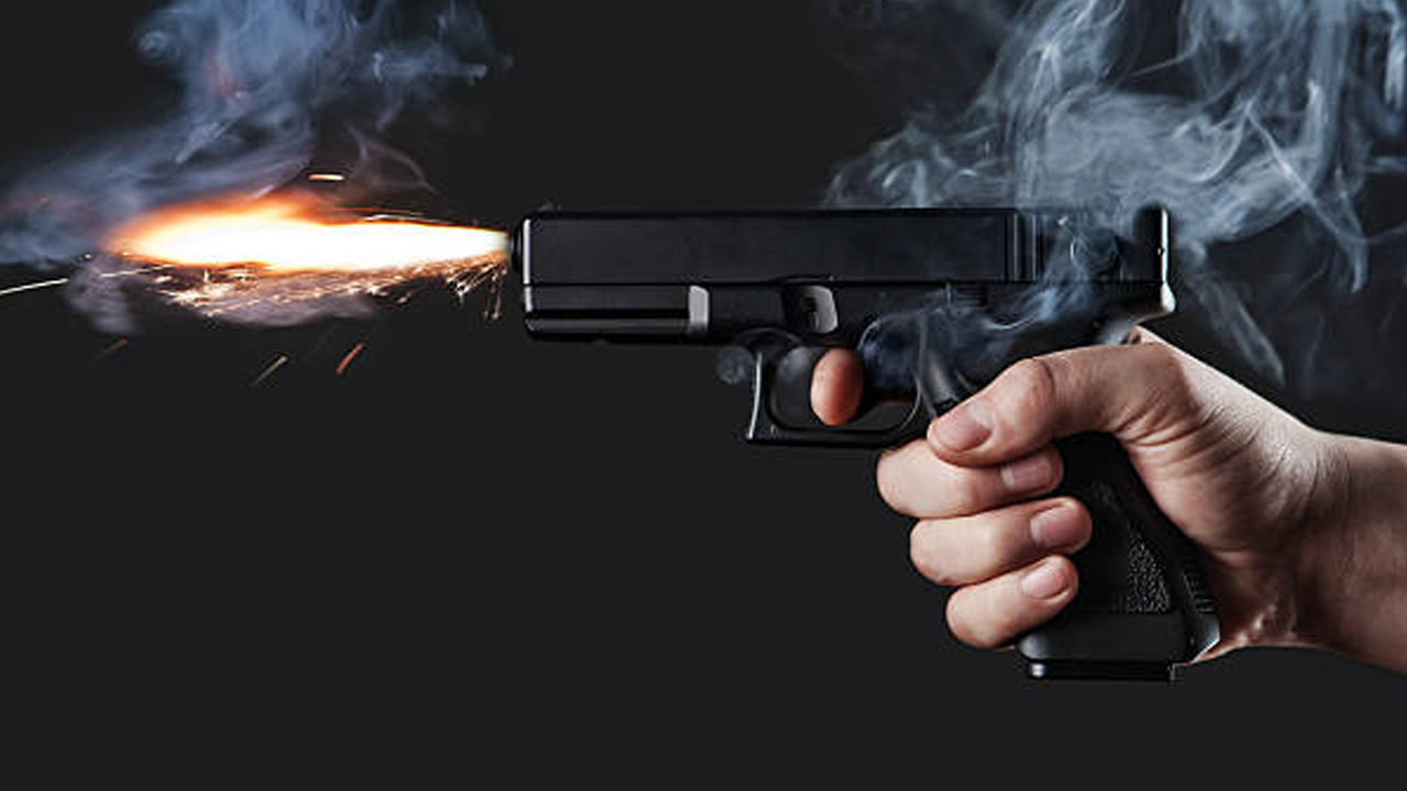 Gunfire Incident: హైదరాబాద్ నడిరోడ్డుపై గన్‌తో కాల్చి.. కమ్యూనిస్ట్ నేత దారుణ హత్య