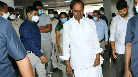 Ex CM KCR: మాజీ సీఎం కేసీఆర్‌కు అస్వస్థత.. యశోద హాస్పిటల్‌లో వైద్య ప‌రీక్ష‌లు!!