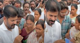 CM Revanth Reddy: చిన్న పిల్లలు ఉన్నారు భోజనం, బస ఏర్పాట్లు చెయ్యండి.. సీఎం కీలక ఆదేశాలు