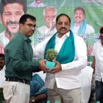 Mulugu Seed Bomb Victims: బిగ్ టీవీ పోరాటానికి విజయం.. సీడ్ బాంబ్ బాధితులకు చెక్కుల పంపిణీ