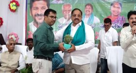 Mulugu Seed Bomb Victims: బిగ్ టీవీ పోరాటానికి విజయం.. సీడ్ బాంబ్ బాధితులకు చెక్కుల పంపిణీ