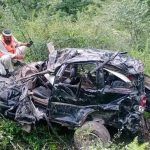 Road Accident: లోయలో పడిపోయిన పర్యాటకుల వాహనం.. స్పాట్‌లోనే ఐదుగురు మృతి