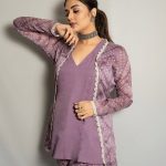 Sree Mukhi: చందమామలా ఆకట్టుకుంటున్న రాములమ్మ.. ఫోటోలు వైరల్!