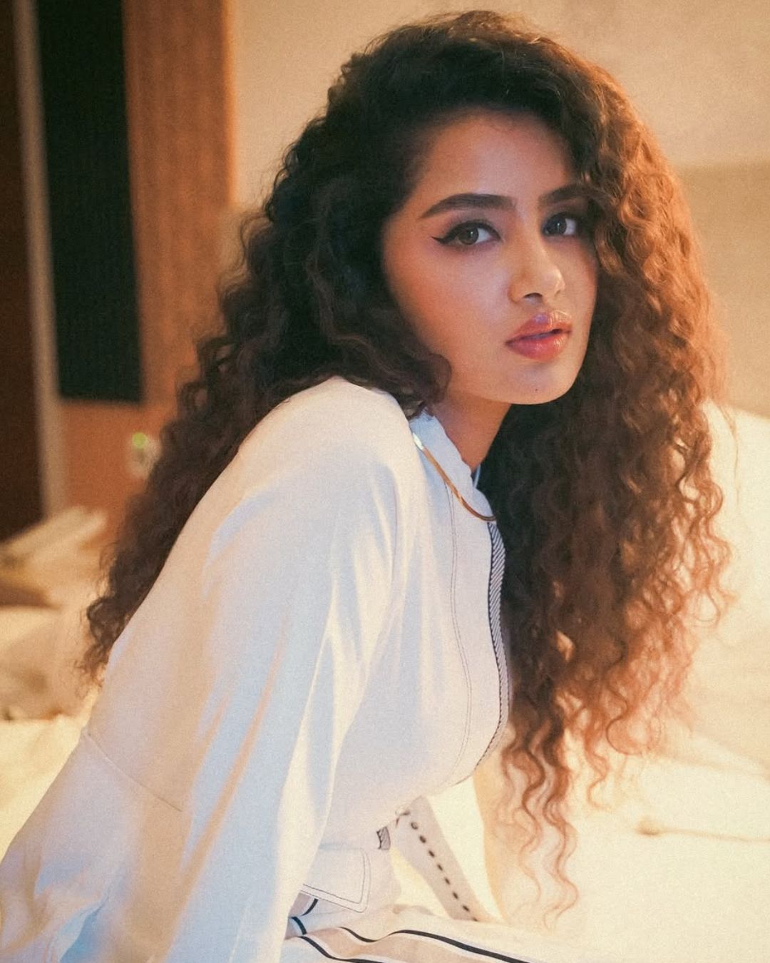 Anupama ParameswRan : చూపులతోనే చంపేస్తావా లిల్లి.. కుర్రాళ్ళు పరిస్థితి ఏమౌతుంది..?