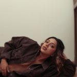 Deviyani Sharma: వామ్మో.. ఈ ఫోజులేంటి.. మొత్తం చూపించేసిందిగా!