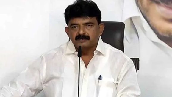 Perni Nani: నేనన్నదాంట్లో తప్పేముంది? చేతులు కాలాక ఆకులు పట్టుకున్న పేర్ని నాని