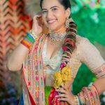 Sravanthi Chokarapu : అబ్బా ఆ నవ్వుకే కుర్రాళ్లు పడిపోరు..భలే ఉంది కదూ..