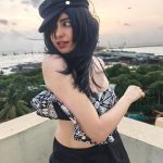 Adah Sharma: సన్నని నడుముతో గిలిగింతలు పెడుతున్న అదా శర్మ.. బాడీ మొత్తాన్ని తిప్పేస్తూ..