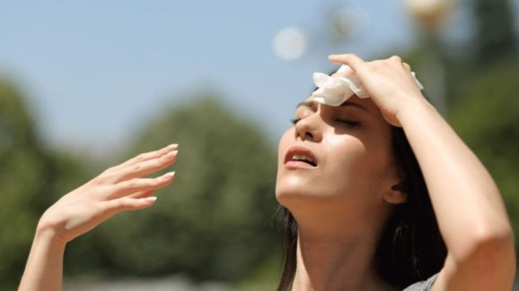 Health Tips: శరీరంలో నీరు తక్కువగా ఉన్నప్పుడు ఇలాంటి లక్షణాలు కనిపిస్తాయ్ !