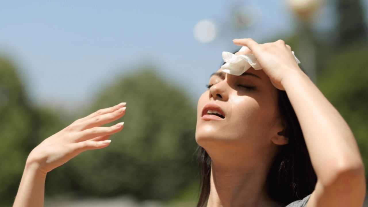 Health Tips: శరీరంలో నీరు తక్కువగా ఉన్నప్పుడు ఇలాంటి లక్షణాలు కనిపిస్తాయ్ !