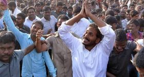 Padayatra: పాదయాత్రపైనే భారమంతా? జగన్ కి అదొక్కటే దిక్కా?