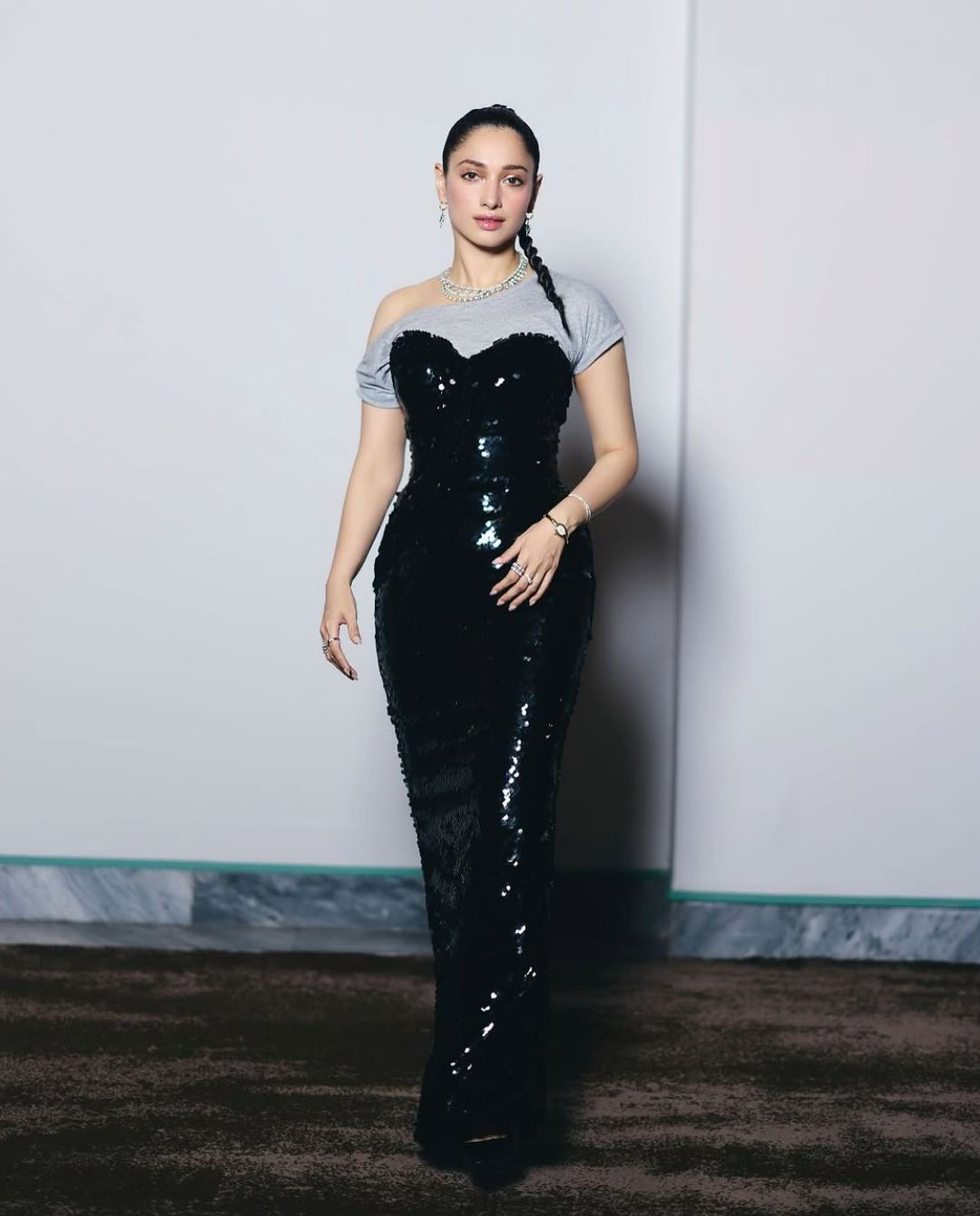 Tamannaah Bhatia: ఫ్యాషన్ లో సరికొత్త ట్రెండ్ క్రియేట్ చేసిన తమన్నా.. లుక్ అదుర్స్!