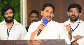 YS Jagan: సీనియర్లకు చెక్ పెడుతున్న జగన్.. ఇదిగో సాక్ష్యం
