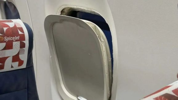 SpiceJet Flight: విమానం గాల్లో ఉండగా ఊడిన కిటికీ.. స్పైస్‌జెట్ ఫ్లైట్‌లో అలజడి