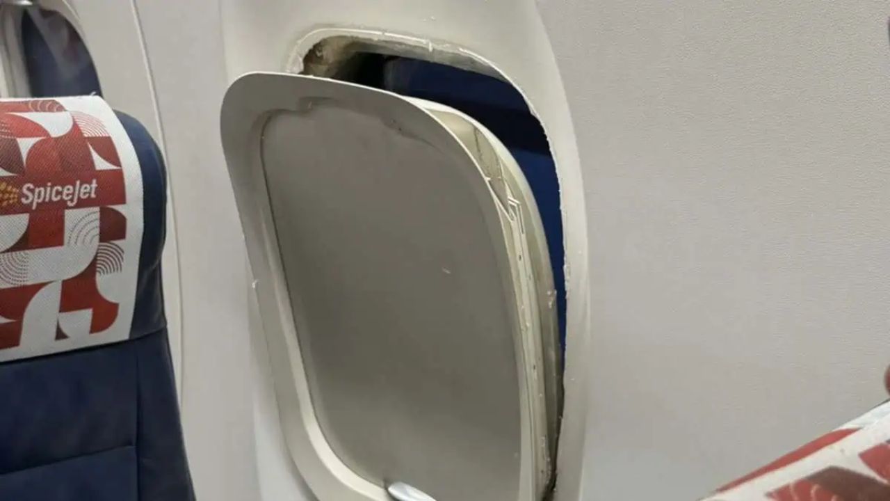 SpiceJet Flight: విమానం గాల్లో ఉండగా ఊడిన కిటికీ.. స్పైస్‌జెట్ ఫ్లైట్‌లో అలజడి