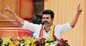 Music In Metro: మెట్రోలో మ్యూజిక్ ప్లే చేస్తున్నారా? అక్కడైతే రూ.2 వేలు జరిమాన.. మరి హైదరాబాద్‌లో?