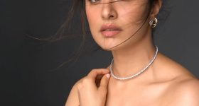 Shraddha Kapoor: టాప్ లెస్ అందాలతో గత్తరలేపుతున్న శ్రద్ధా కపూర్.. టూ హాట్ గురూ!