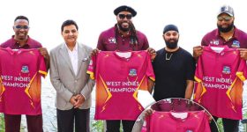West Indies Jersey : ప్రపంచంలోనే ఖరీదైన జెర్సీ.. ఏకంగా 30 గ్రాముల బంగారంతో చేశారు... ధర ఎంత అంటే