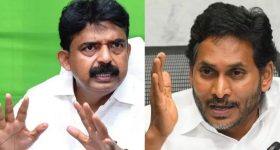 Road Accident: లోయలో పడిపోయిన పర్యాటకుల వాహనం.. స్పాట్‌లోనే ఐదుగురు మృతి