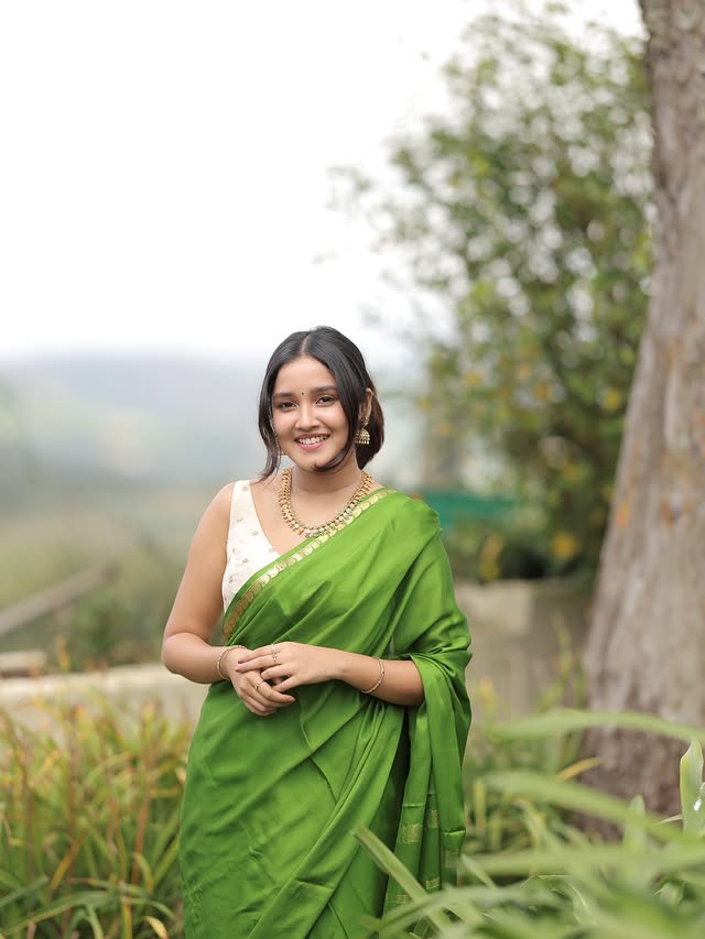 Anikha Surendran Pics (Credit: anikhasurendran/Insta)