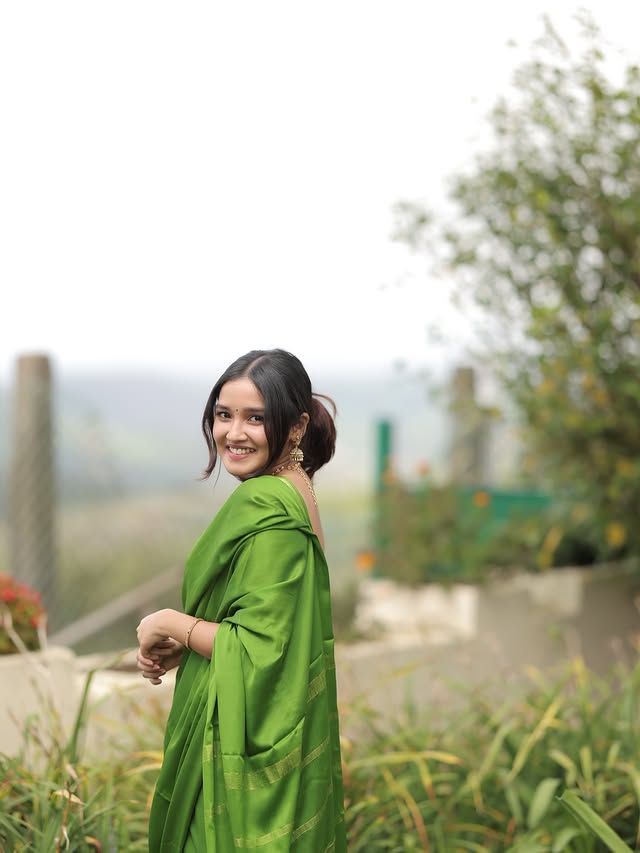 Anikha Surendran Pics (Credit: anikhasurendran/Insta)