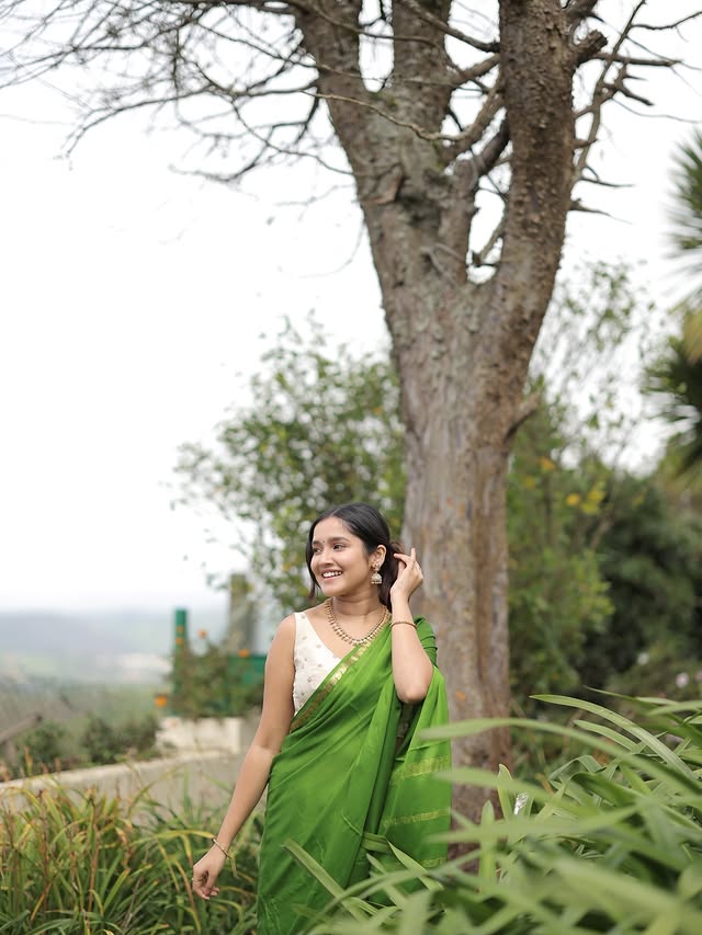 Anikha Surendran Pics (Credit: anikhasurendran/Insta)