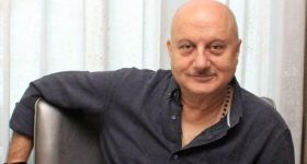 Anupam Kher: వేట కోట్ల ఆస్తులు.. సొంతంగా ఇల్లు కూడా లేదు.. ఇప్పటికీ అద్దె ఇంట్లోనే.. కారణమేంటంటే