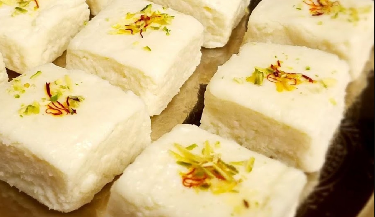 Paneer Burfi: పనీర్‌తో ఈ కొత్త వంటకం ప్రయత్నించండి, పన్నీర్ బర్ఫీ రెసిపీ ఇదిగో