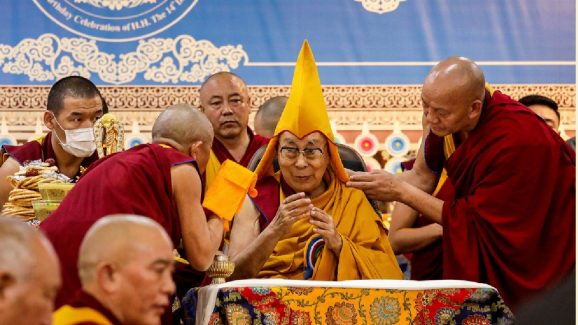Dalai Lama: దలైలామా అంటే ఎవరు? ఆ పేరు, పదవి ఎలా పుట్టుకొచ్చాయి?