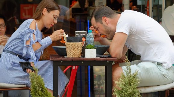 After Lunch: తిన్న వెంటనే ఈ 5 పనులు చేశారంటే అంతే సంగతులు, త్వరగా జబ్బు పడతారు