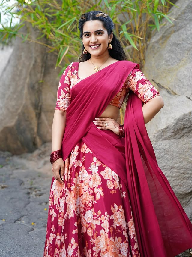 Sravanthi Chokarapu Photo Gallery  
