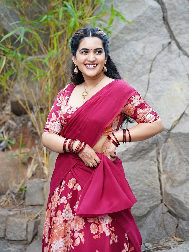 Sravanthi Chokarapu Photo Gallery  
