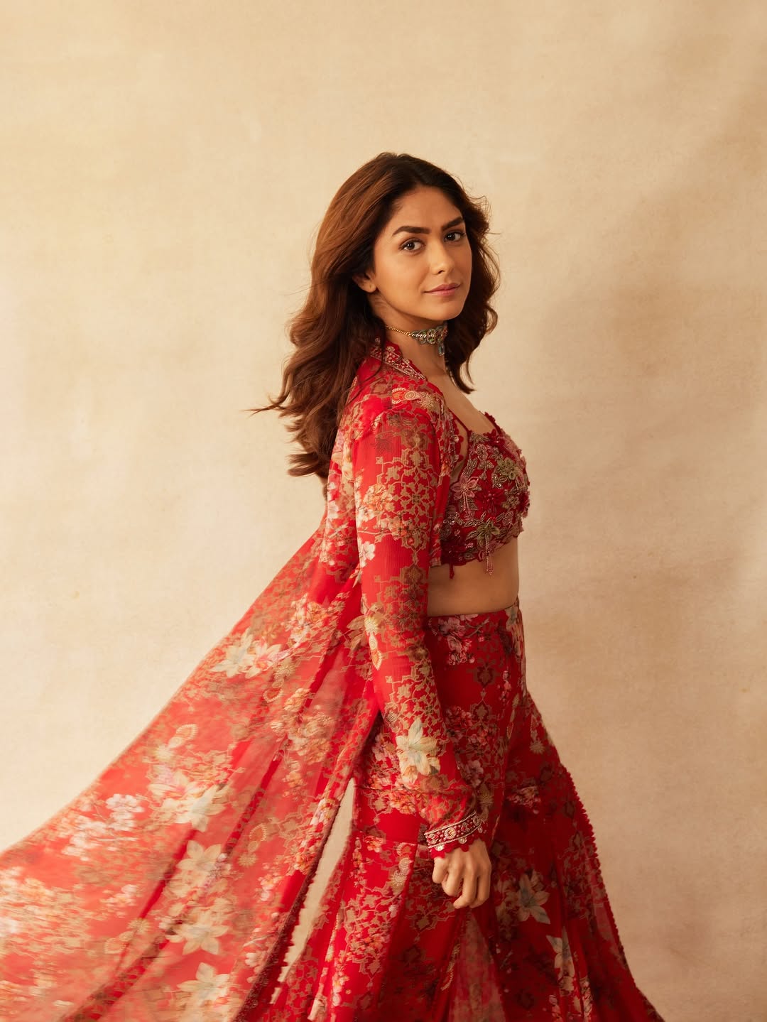 Mrunal Thakur Photo Gallery