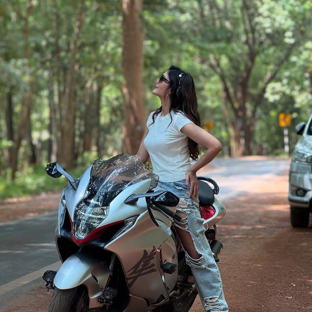 Paayal Rajput Photo Gallery