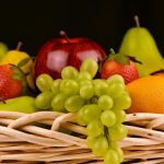 Cholesterol: ఈ నాలుగు రకాల పండ్లు ప్రతిరోజూ తిన్నారంటే కొలెస్ట్రాల్  కరిగి.. మెరుపు తీగలా మారుతారు